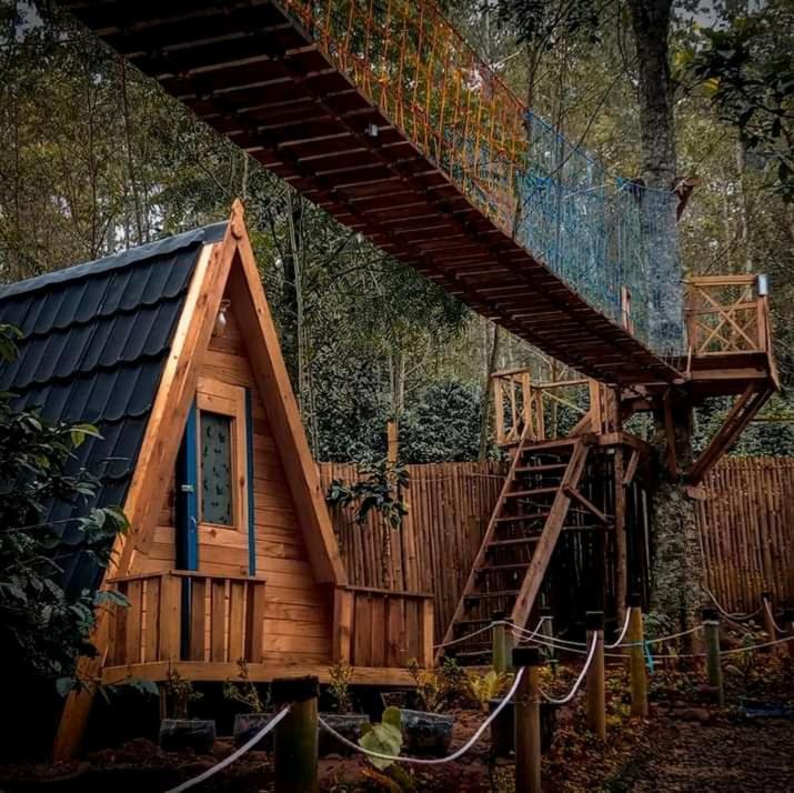 Penginapan Segitiga 2 Бандунг Экстерьер фото